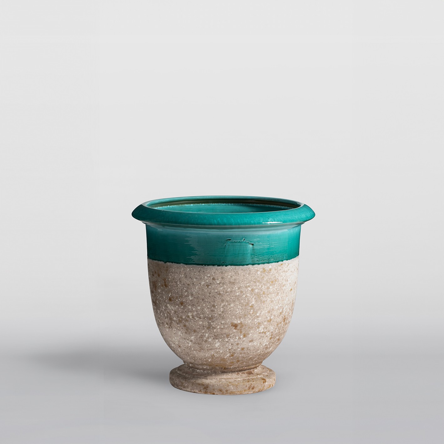 Vase sur pied vieilli col émaillé